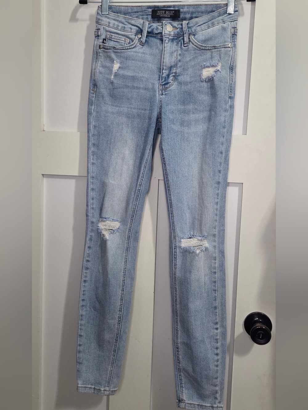 Judy Blue - Light Wash Distressed Skinny Jeans